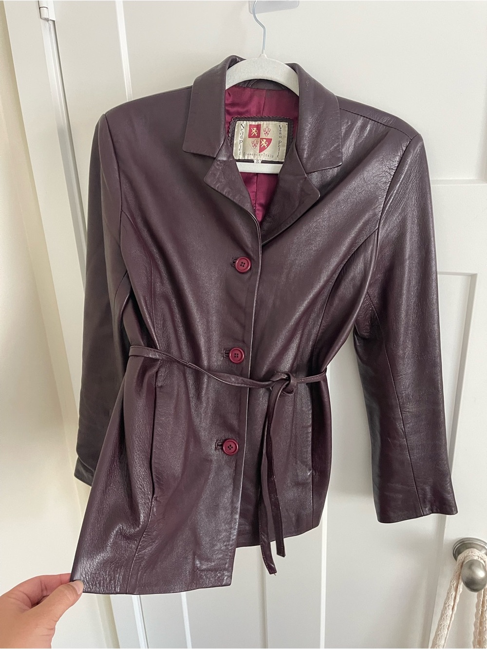 Vera Pelle Vintage Women's Burgundy Leather Button-Front Jacket with Tie Belt